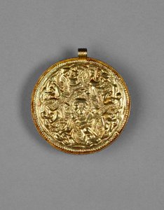 Wisiorek Bracteate, z Faversham, Kent, anglosaski (złoto)